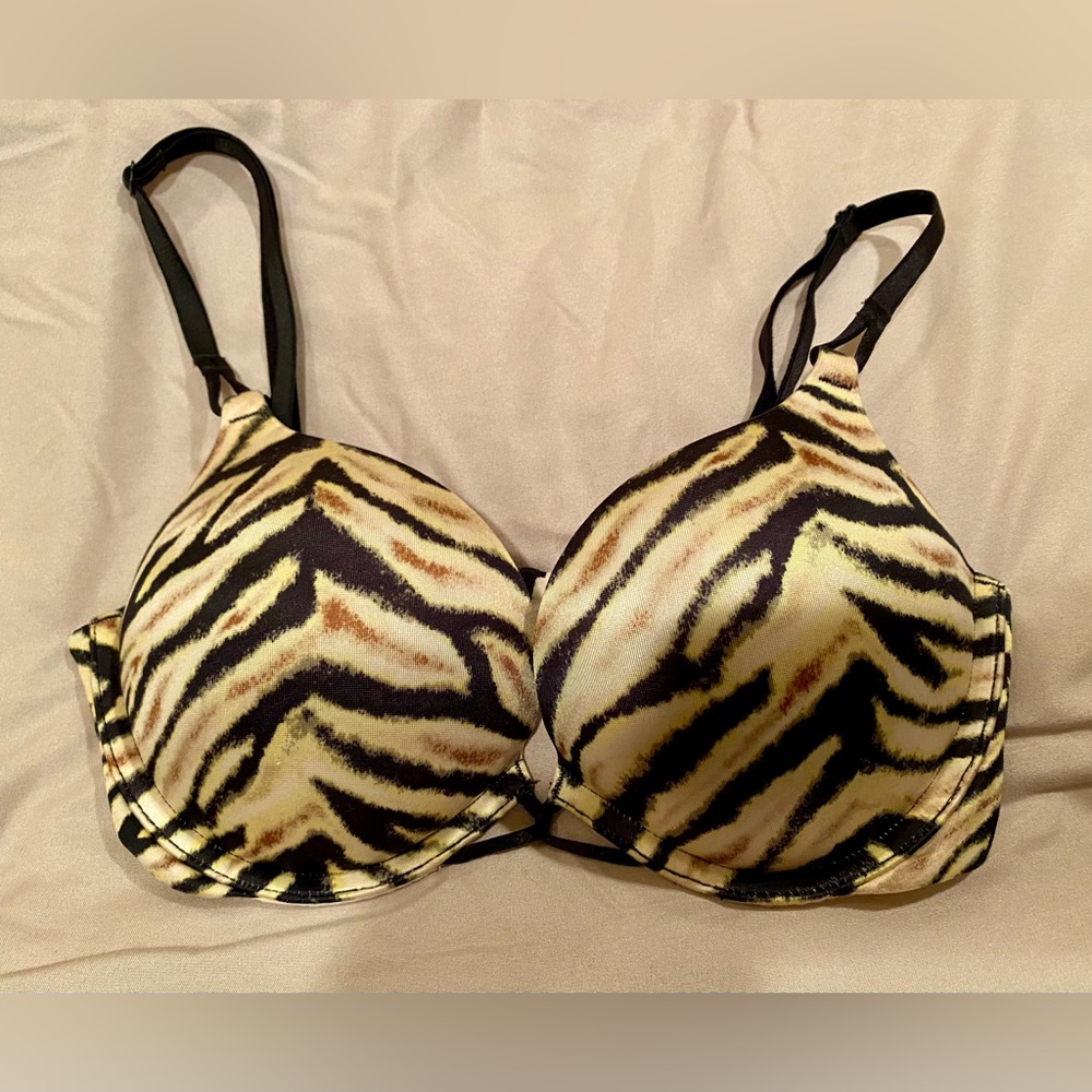 Victoria’s Miraculous Plunge bra size 34B